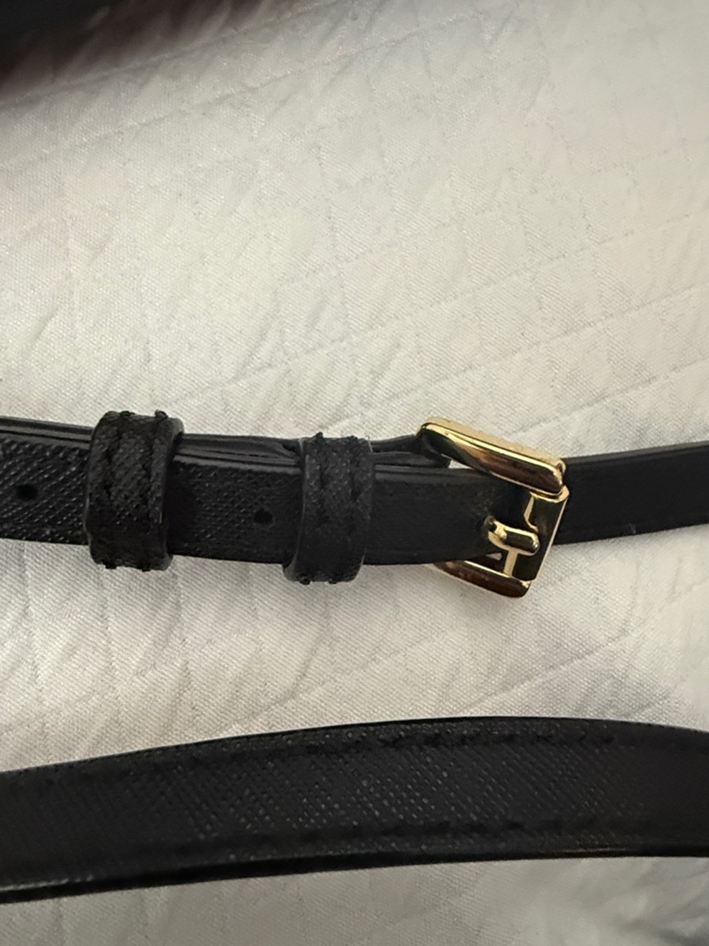 Michael Kors Black Saffiano Leather Crossbody w Gold Chain 9.5"W X 6.5"H X 2"D - Picture 5 of 14